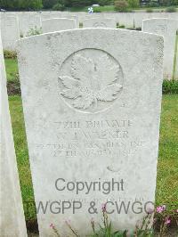 Etaples Military Cemetery - Walker, William John